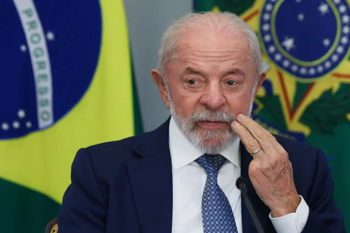 GUERRA NO PLANALTO: Governo Lula REAVALIA a Controversa 'Taxa das Blusinhas' em Meio a Pressões e Impasses CRUCIAIS!